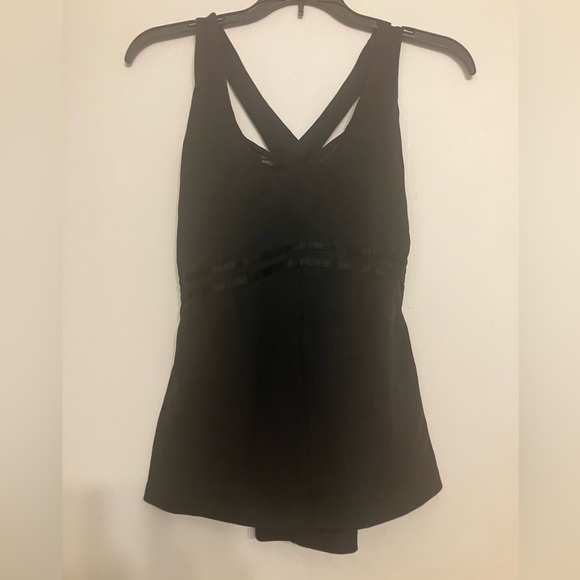 lululemon athletica Tops - Lululemon athletica criss cross back tank front mesh vneck built in bra 8 medium